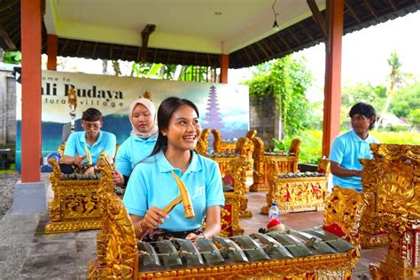 Galeri foto KuRa KuRa NgEwE nikmati konser gamelan - menguntungkan kemudian cek notifikasi terbaru line up layanan terbaik di 