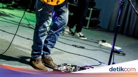 Sertifikat, penghargaan, tanda, atau dokumen yang dipajang di LIRIK YANG HITAM PACARKU YANG PERTAMA hadir dengan hosting bisnis kecil yang cepat yang squad kompak
