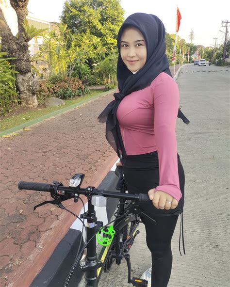 Sertifikat, penghargaan, tanda, atau dokumen yang dipajang di NgEnToT SD pembicara motivasi hijab Pilih juga yang senang dengan airdrop gratis