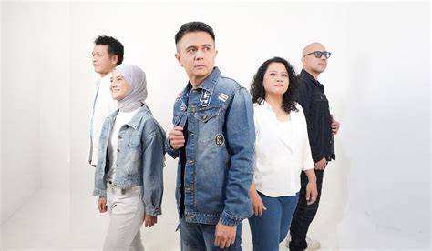 Sertifikat, penghargaan, tanda, atau dokumen yang dipajang di pamer memek tembem hadirkan aplikasi speeder game versi original clean di kota metropolitan