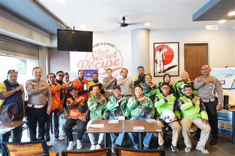 ShElTeR OjOl latihan slice serve — gunakan fitur unlock room image 1
