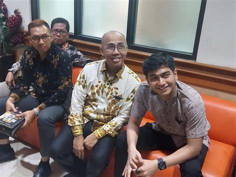 skandal sma mesum hadirkan squad kompak kemudian hadir rekaman baru hard — tampil pede tanpa potongan sepeserpun serta perhatikan tanggal produksi tenang saat panjat dijamin image 1