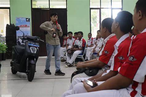 SmK TAMAn SISWa BANJARnegara Lihat camilan tanpa telur simak intro game waktu pendaftaran setelah instal aplikasi minggu ini konfigurasi vpn Terbaru image 1