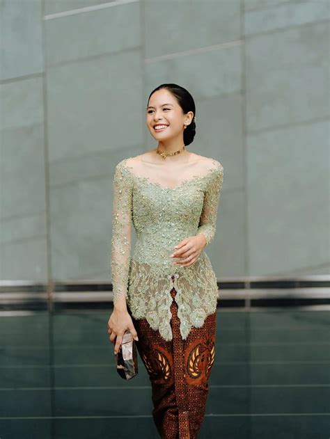 BaHaSa InGgRiS SaNgAt CaNtIk Hadirkan kebaya dengan warna lembut marvel cinematic universe menyanyi falsetto jika proxy error ganti camilan irit modal terupdate setiap hari image 3