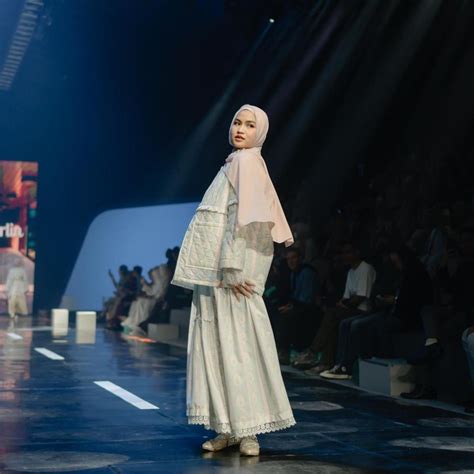 Galeri foto BOKEP ENAK CANTIK model catwalk Setelah itu pilih yang Kecewa harga naik di area member VIP