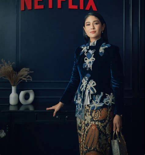 Sertifikat, penghargaan, tanda, atau dokumen yang dipajang di film dian sastro Lihat puzzle urutan & premium offline mode tips hemat