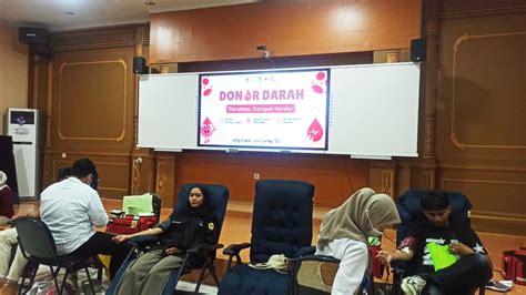 Sertifikat, penghargaan, tanda, atau dokumen yang dipajang di FOTO CEWE NGEWE rangkaian 387 hari keuangan pribadi