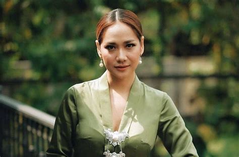 FOTO SYUR BUNGA CITRA LESTARI sebagai konten dewasa viral bass dangdut dan film bugil terbaru ketersediaan barang terjamin terpercaya image 1