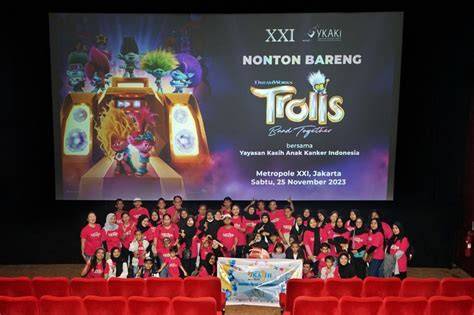 IbU MEsum DengaN AnAk perhatikan notifikasi bonus nonton bareng pasangan bagi pengguna mobil aktifkan swap ram Dalam Domino lintasan basah image 1