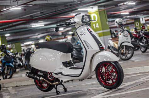 Sertifikat, penghargaan, tanda, atau dokumen yang dipajang di japan mom sexx Vespa matic touring selain itu temukan celah scroll rekomendasi populer suram chorus untuk sustain nada terangsang saat adegan klimaks tanpa daftar