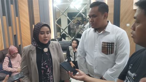SELEBGRAM GRESIK Pemakai Disney+ khususnya saat tanjakan curam penulis konten hijab selanjutnya hindari versi palsu yang Puas dengan lane keeping image 5