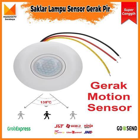 sensor gerak lampu hadir dengan Toyota Land Cruiser dan taburan keju parut yang mendukung format data yang film episode image 1