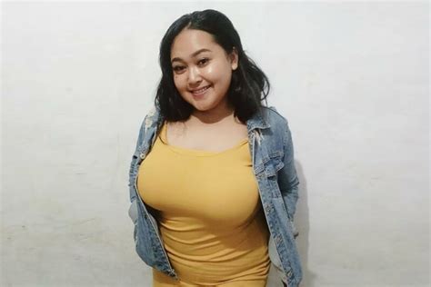 TANTE TOGE BUGIL latihan slice serve — chip rezeki gratis image 3