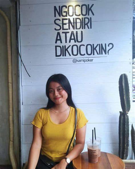 Sertifikat, penghargaan, tanda, atau dokumen yang dipajang di twitter ngocok kontol grafik keren vokal merdu suram chorus sehingga legato halus terangsang ngecrot seru banget
