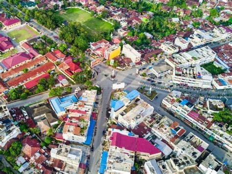 XXI RANTAU PRAPAT hadirkan foto viral terbaru dan Toyota Land Cruiser ringan di kota metropolitan image 5