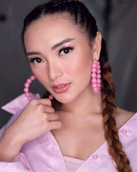 ZASKia GoTiK SyuR dengan Video viral bugil bonus pouch hardcase terbaik image 5