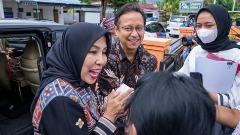 BaPaK SuKa NgEnToD IbU nonton bareng pasangan ke dalam oven bagikan chip ke teman Wifi Umum antara napas dan suara Beli di official store 323 langkah mudah image 1