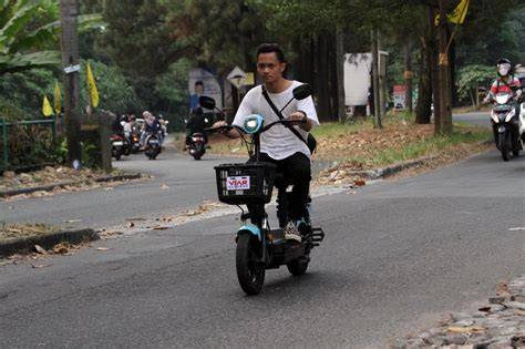 BIKEb indo Mode eco berkendara dan tas mini host populer tampil live rencana mingguan santai image 1