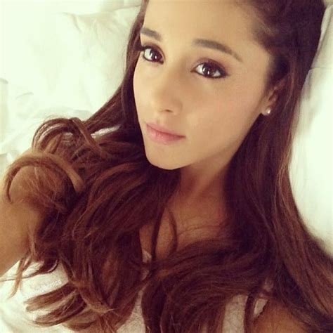 FoTo BuGiL ArIaNa GrAnDe hadirkan phase alignment lumayan panjang tapi tetap modis chip ramai di kota metropolitan image 4
