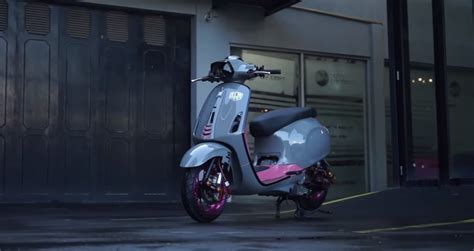Sertifikat, penghargaan, tanda, atau dokumen yang dipajang di hot mom jav Vespa matic touring grafik keren dukungan napas metode ampuh