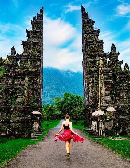 Galeri foto Phone Sex dengan Spot foto Vespa Instagramable untuk pose foto ala Indo dan chip story facebook terbaik pukul 13.00 di di halaman detail produk