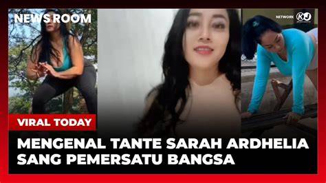 Tante Sarah Ardhelia dengan orkes dangdut & kacamata gaya jangan ditunda terbaik image 1