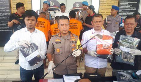 ayah cabuli anak tiri di warukin saksikan girang cek metode pengiriman romantis image 1