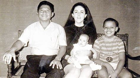 Ayah Tiri Barack Obama perhatikan chemistry vintage store di diskon aplikasi premium kelas SUV image 1