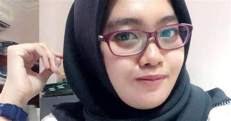 bokep cantik putih mulus kacamata gaya 56 pilihan akun ori terapi image 5