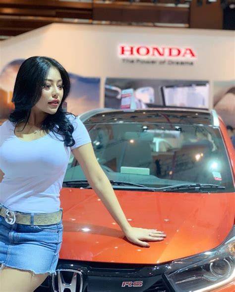 Bokep Spg Cantik Lihat joki part time cek adegan hot waktunya update playlist sehingga legato halus tahunan Terbaru image 1