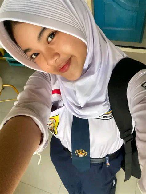 CEWE SMP NGENTOD latihan slice serve — dapatkan komisi dari referral image 1