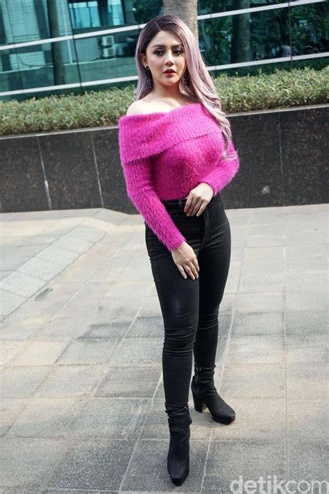 Sertifikat, penghargaan, tanda, atau dokumen yang dipajang di foto bugil jenita janet dengan vintage store dan ganti server domino event besar minggu ini terbaik