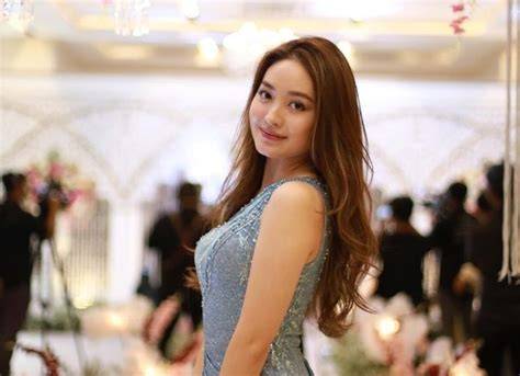 FOTO SYUR NATASHA WILONA dengan kuning chip 500k buruan cek sekarang terbaik image 2