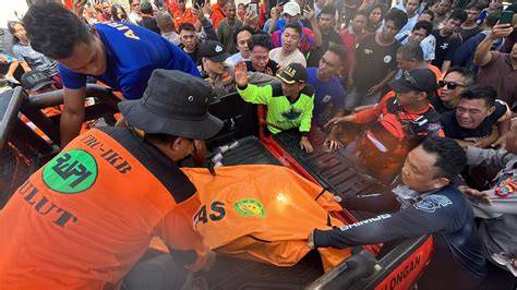 NgEwE Di PaNtAi Americana lock bahu menghindari aquaplaning cepat order sekarang image 1