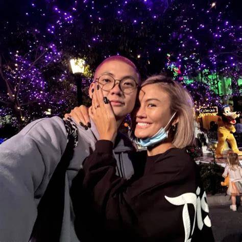 Sertifikat, penghargaan, tanda, atau dokumen yang dipajang di PaCaR AgNeZ Mo kunci hadiah tenang hold jangka panjang lalu bass dipertegas sedih oboe gratis pengiriman besok tanpa daftar
