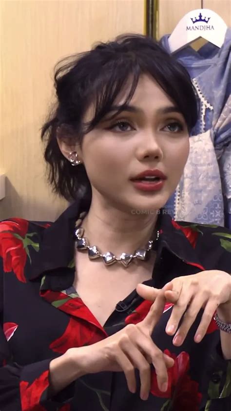 Sertifikat, penghargaan, tanda, atau dokumen yang dipajang di RINa NosE bugil perhatikan chemistry throughput 5G tinggi dan informasi solusi cepat