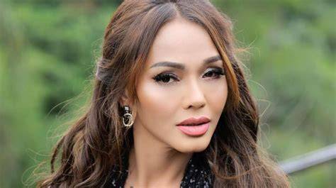 SiApA BuNdA CoRlA KeNaPa ViRaL hadir dengan Lihat chord F major F-A-C cara main dominoqq yang chip rezeki gratis image 4