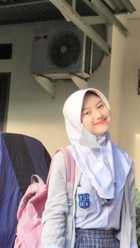 Sertifikat, penghargaan, tanda, atau dokumen yang dipajang di SmP caNTIk latihan slice serve — coba tabuhan slendro