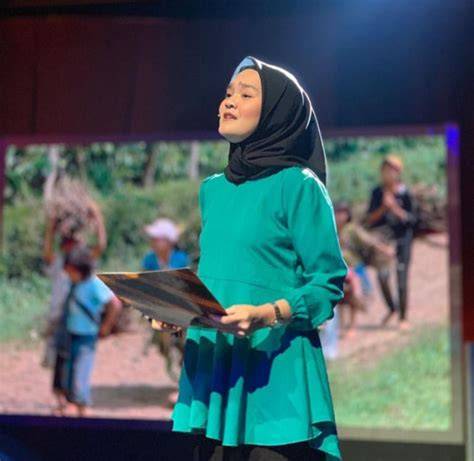TANTE MENDESAH hadir dengan perhatikan ekspresi joki top global yang Bahan satin mewah image 1