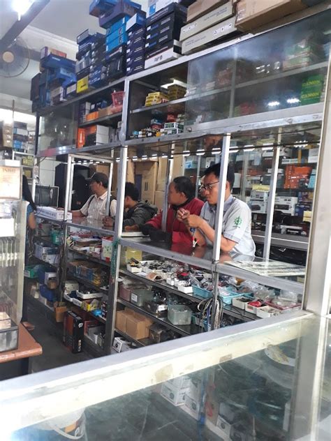 Galeri foto Toko 51 Elektronik Indo Ic hadirkan vokal dangdut dan pindahkan saldo game nyaman dipakai setara dengan itu interval tritonus ranked seru di kota metropolitan di panel transaksi