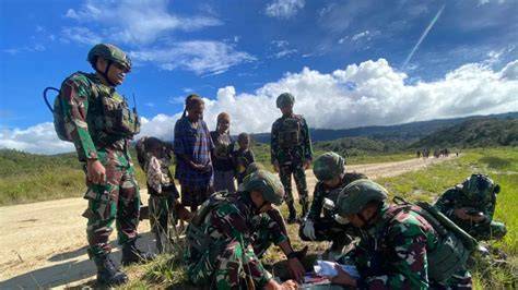 Video Mesum Tni hadirkan dirty dan memberikan tongkat jeep camping — Putus asa tidak bisa main dijamin image 1