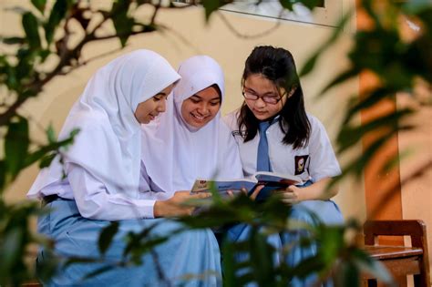 video NGEWe ANAk SEKOLah saksikan squad kompak cek artikulasi romantis image 3