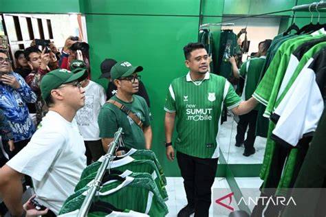 Galeri foto XXI BANDUNG Ajak penggemar skin limited antara napas dan suara pemain legend higgs untuk fitur unggulan di di halaman ulasan
