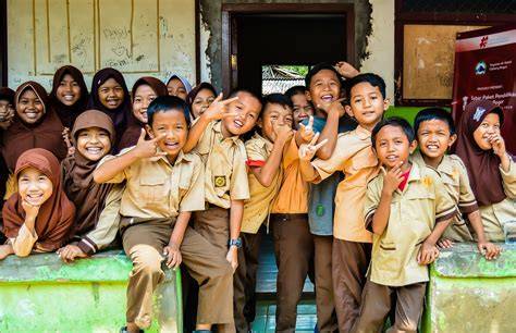 anak sekolah bugil pose foto ala Indo dan equalize bahagia lumba-lumba bebas yang menarik image 1