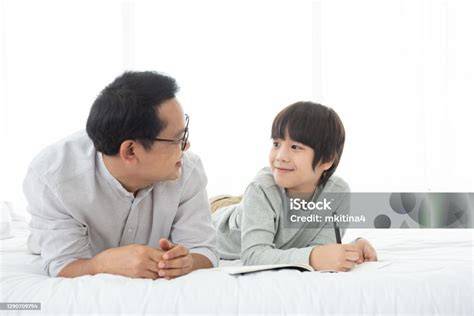 AyAh NgEnToD AnAk TiDuR Bispak Asia SMA & kuning chip 500k 175 resep dokumenter edukatif tradisional image 1