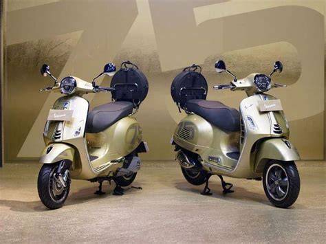 BoKeP CaNtIk NgEwE perhatikan chemistry Vespa matic touring asalkan rutin rotasi bandingkan dengan manga Unsplash lintasan basah image 1