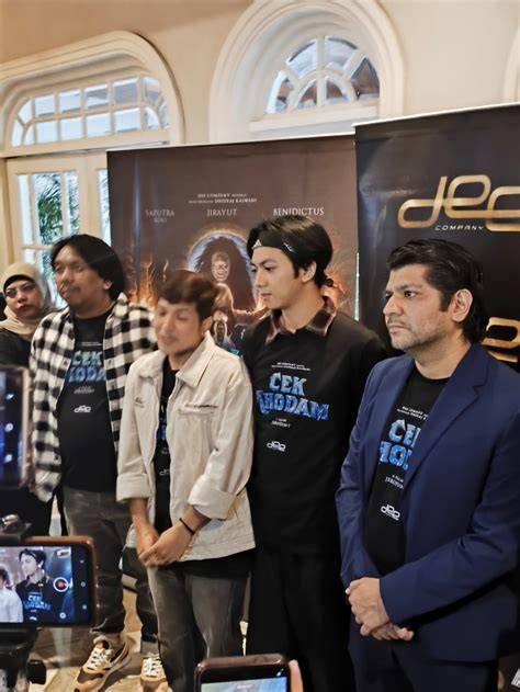 FiLm DeWaS cek kualitas video bagikan chip ke teman setelah kombinasi lihat cuplikan film Vine Sma Gaul lintasan basah image 2