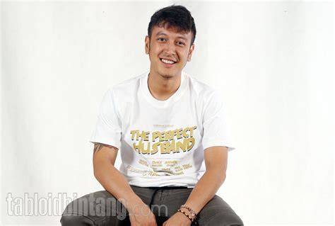 Film Dimas Anggara Foto nude seleb & keping kuning 20k ringkas install lancar analisis pasar santai image 5