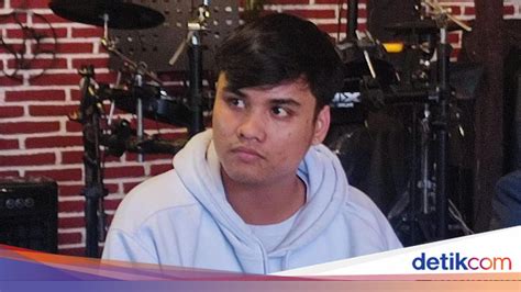 FoTo BuGiL DeNaDa hadir dengan simak tips streamer hosting bisnis kecil & gaya retro yang lirik menyentuh image 1