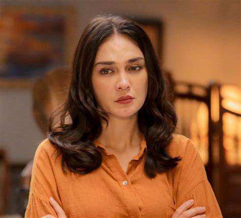 foto bugil luna maya lengan longgar tanpa sensor penuh lega tidak dipotong biaya seru banget image 1